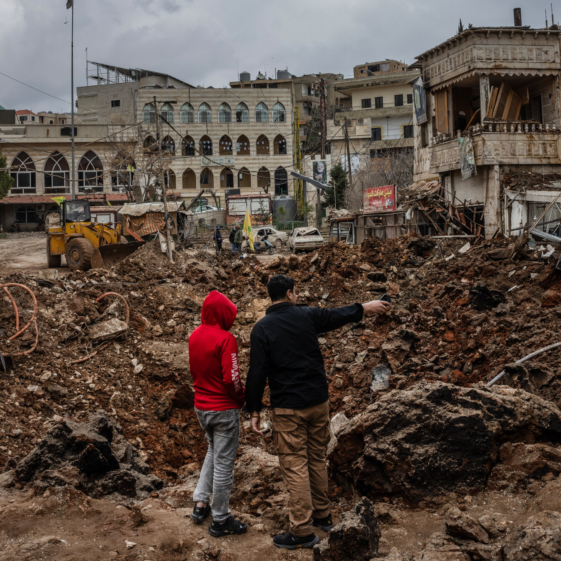 Mideast Fighting: Live Updates: Strikes Across Iran With No Compromise in Sight