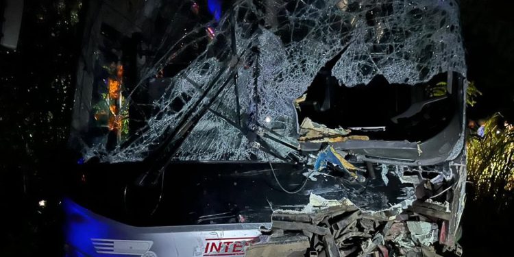 10 injured in three-vehicle crash on Konongo–Kumasi road